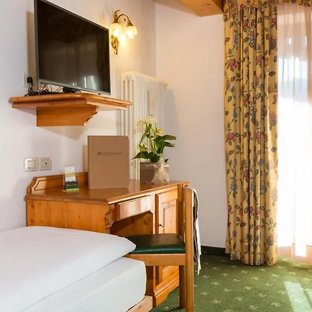 Bonapace ***s Otel Madonna