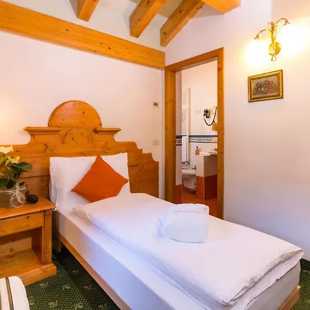 Bonapace ***s Otel Madonna
